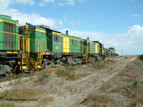 030409 141406
Wharminda, the engines 830 class unit 851 AE Goodwin ALCo model DL531 serial 84137, fellow 830 class 842 serial 84140 and a rebuilt unit DA 4 shunt along the mainline with the loaded waggons.
Keywords: 830-class;842;AE-Goodwin;ALCo;DL531;84140;