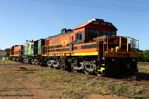 060111 2408
Wudinna, ARG 900 class unit 905, originally built by AE Goodwin as 830 class unit 836 serial 83727, converted to DA class DA 6 by Australian National at Port Augusta workshops for driver only operation in 1996. Trailing unit in a north bound grain train. 11th January 2006.
Keywords: 900-class;905;AE-Goodwin;ALCo;DL531;83727;830-class;836;DA-class;DA6;