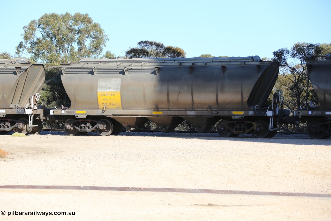 130703 0142
Murdinga, bogie grain hopper waggon HAN 38, one of sixty eight units built by South Australian Railways Islington Workshops between 1969 and 1973 as the HAN type for the Eyre Peninsula system.
Keywords: HAN-type;HAN38;1969-73/68-38;SAR-Islington-WS;