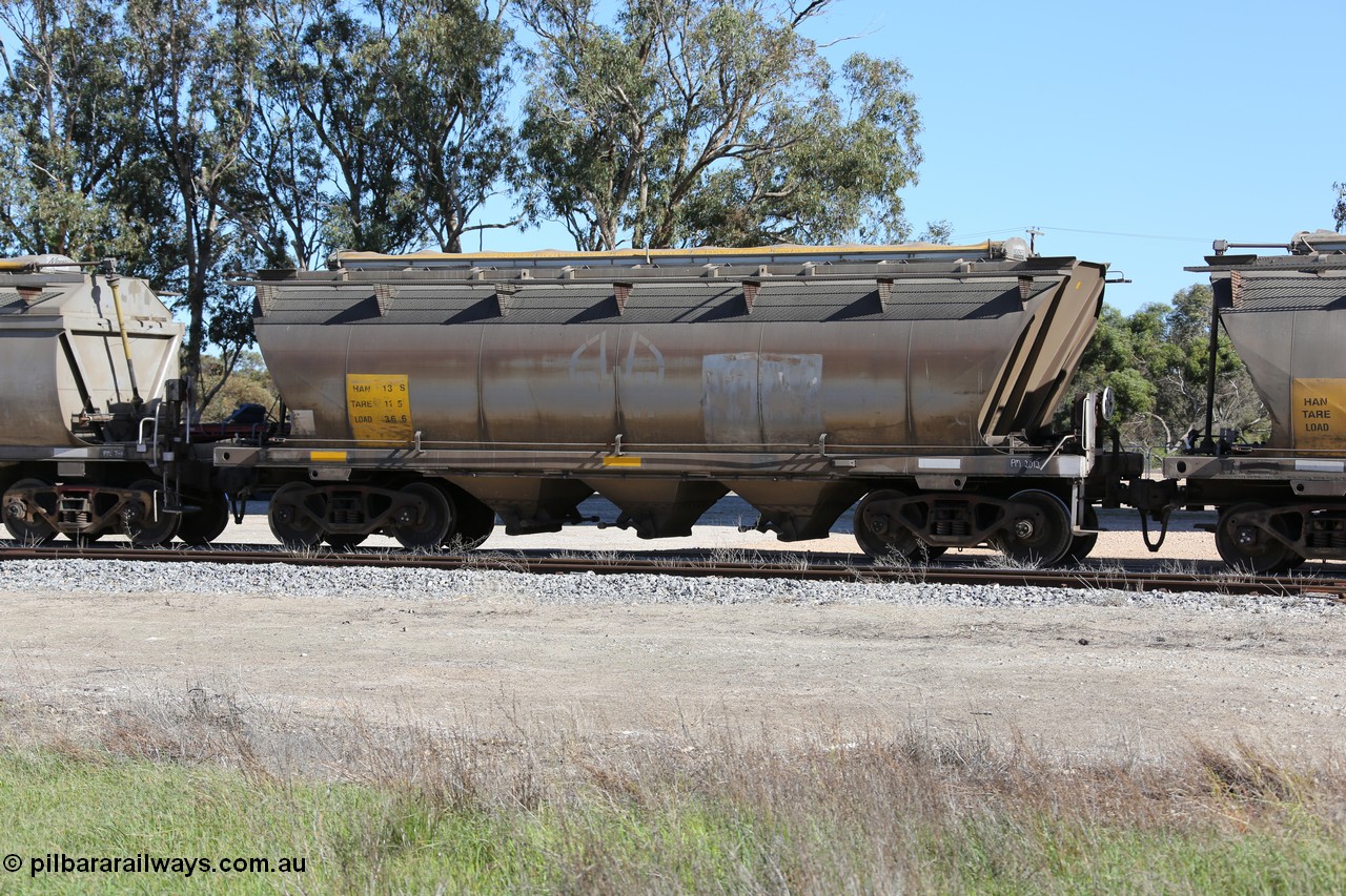 130703 0179
Tooligie, HAN type bogie grain hopper waggon HAN 13, one of sixty eight units built by South Australian Railways Islington Workshops between 1969 and 1973 as the HAN type for the Eyre Peninsula system.
Keywords: HAN-type;HAN13;1969-73/68-13;SAR-Islington-WS;