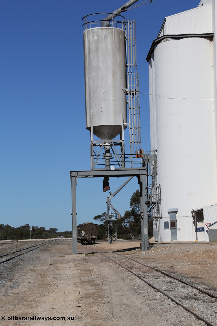 130703 0188
Tooligie, over view of the yard, Ascom Jumbo silo complex over rail loading hopper with four cell concrete silo complex beyond it. [url=https://goo.gl/maps/5dvPFSzv9EdCYSwF9]Geo location[/url]. 3rd July 2013.

