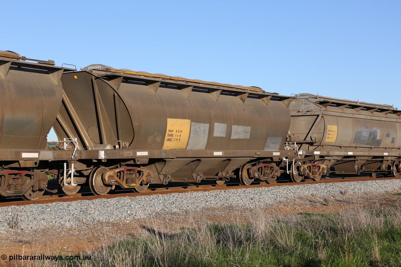 130703 0302
Kaldow, HAN type bogie grain hopper waggon HAN 65, one of sixty eight units built by South Australian Railways Islington Workshops between 1969 and 1973 as the HAN type for the Eyre Peninsula system.
Keywords: HAN-type;HAN65;1969-73/68-65;SAR-Islington-WS;