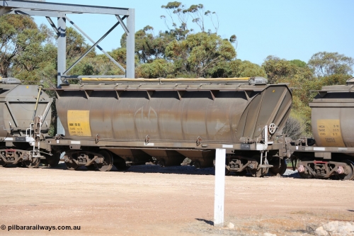 130703 0134
Murdinga, bogie grain hopper waggon HAN 18, one of sixty eight units built by South Australian Railways Islington Workshops between 1969 and 1973 as the HAN type for the Eyre Peninsula system.
Keywords: HAN-type;HAN18;1969-73/68-18;SAR-Islington-WS;