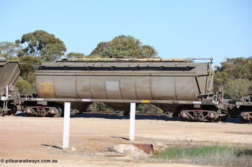 130703 0135
Murdinga, HCN type bogie grain hopper waggon HCN 9, originally an NHB type hopper built by Tulloch Ltd for the Commonwealth Railways North Australia Railway. One of forty rebuilt by Islington Workshops 1978-79 to the HCN type with a 36 ton rating, increased to 40 tonnes in 1984. Seen here loaded with grain with a Moose Metalworks roll-top cover.
Keywords: HCN-type;HCN9;SAR-Islington-WS;rebuild;Tulloch-Ltd-NSW;NHB-type;NHB1024;