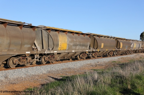 130703 0278
Kaldow, HAN type bogie grain hopper waggon HAN 47, one of sixty eight units built by South Australian Railways Islington Workshops between 1969 and 1973 as the HAN type for the Eyre Peninsula system.
Keywords: HAN-type;HAN47;1969-73/68-47;SAR-Islington-WS;