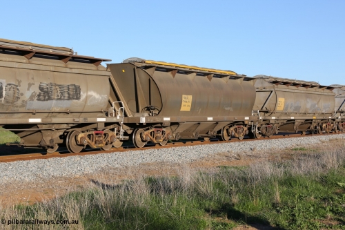 130703 0297
Kaldow, HAN type bogie grain hopper waggon HAN 67, one of sixty eight units built by South Australian Railways Islington Workshops between 1969 and 1973 as the HAN type for the Eyre Peninsula system.
Keywords: HAN-type;HAN67;1969-73/68-67;SAR-Islington-WS;