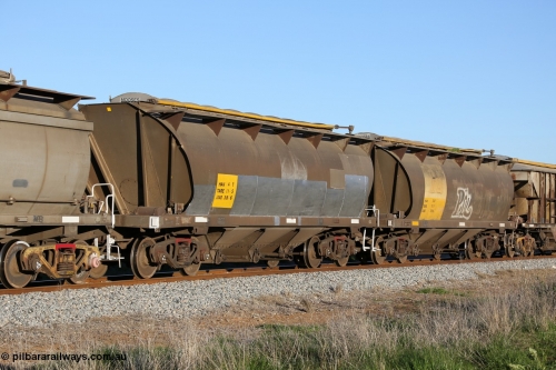 130703 0300
Kaldow, HAN type bogie grain hopper waggon HAN 4, one of sixty eight units built by South Australian Railways Islington Workshops between 1969 and 1973 as the HAN type for the Eyre Peninsula system.
Keywords: HAN-type;HAN4;1969-73/68-4;SAR-Islington-WS;