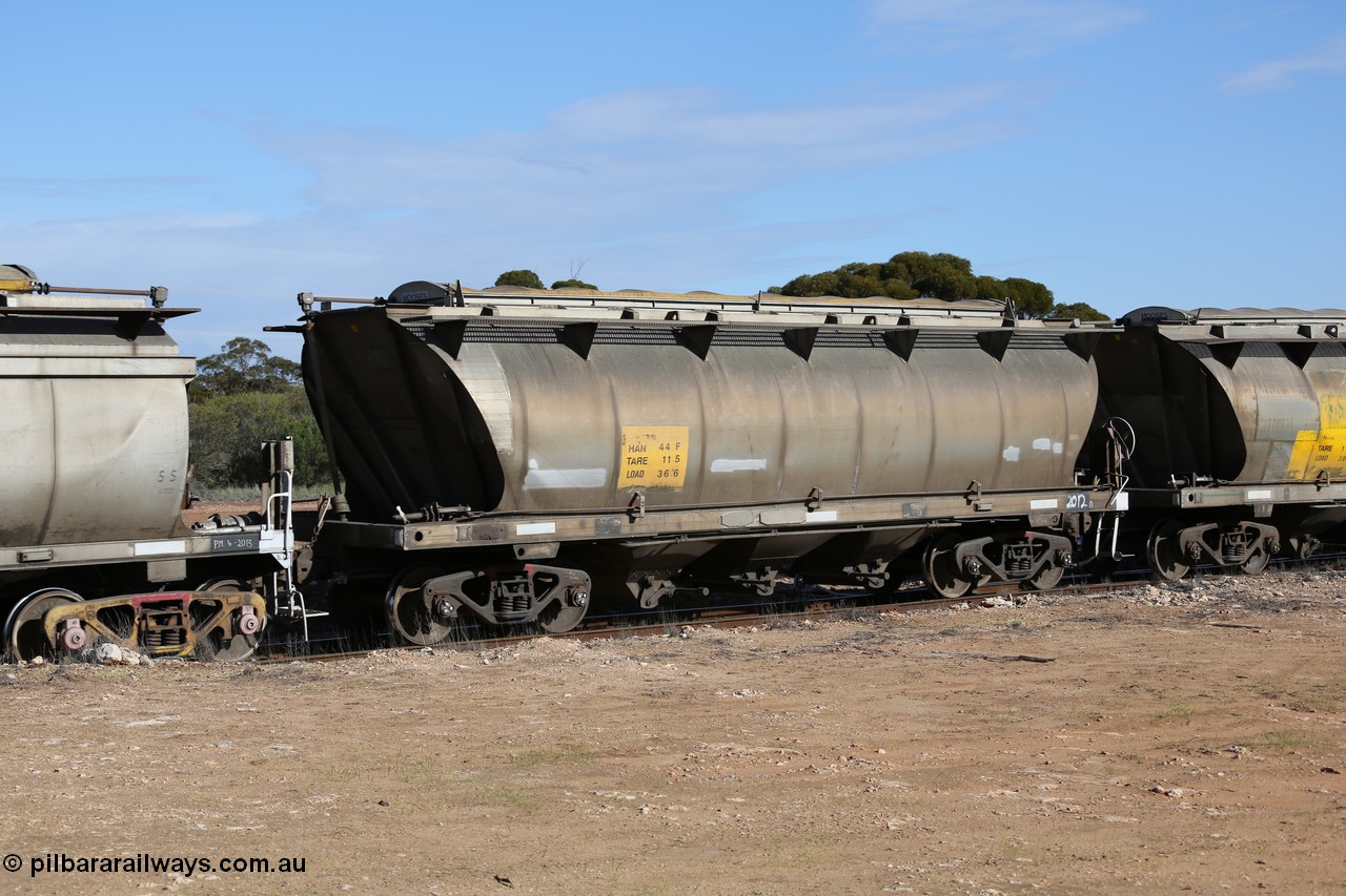 130704 0470
Kyancutta, HAN type bogie grain hopper waggon HAN 44, one of sixty eight units built by South Australian Railways Islington Workshops between 1969 and 1973 as the HAN type for the Eyre Peninsula system.
Keywords: HAN-type;HAN44;1969-73/68-44;SAR-Islington-WS;