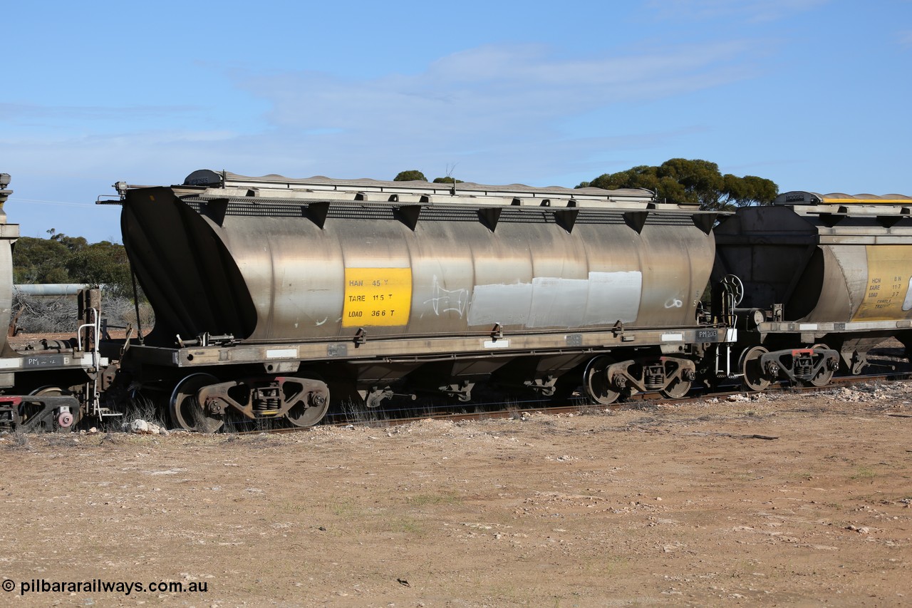 130704 0477
Kyancutta, HAN type bogie grain hopper waggon HAN 45, one of sixty eight units built by South Australian Railways Islington Workshops between 1969 and 1973 as the HAN type for the Eyre Peninsula system.
Keywords: HAN-type;HAN45;1969-73/68-45;SAR-Islington-WS;