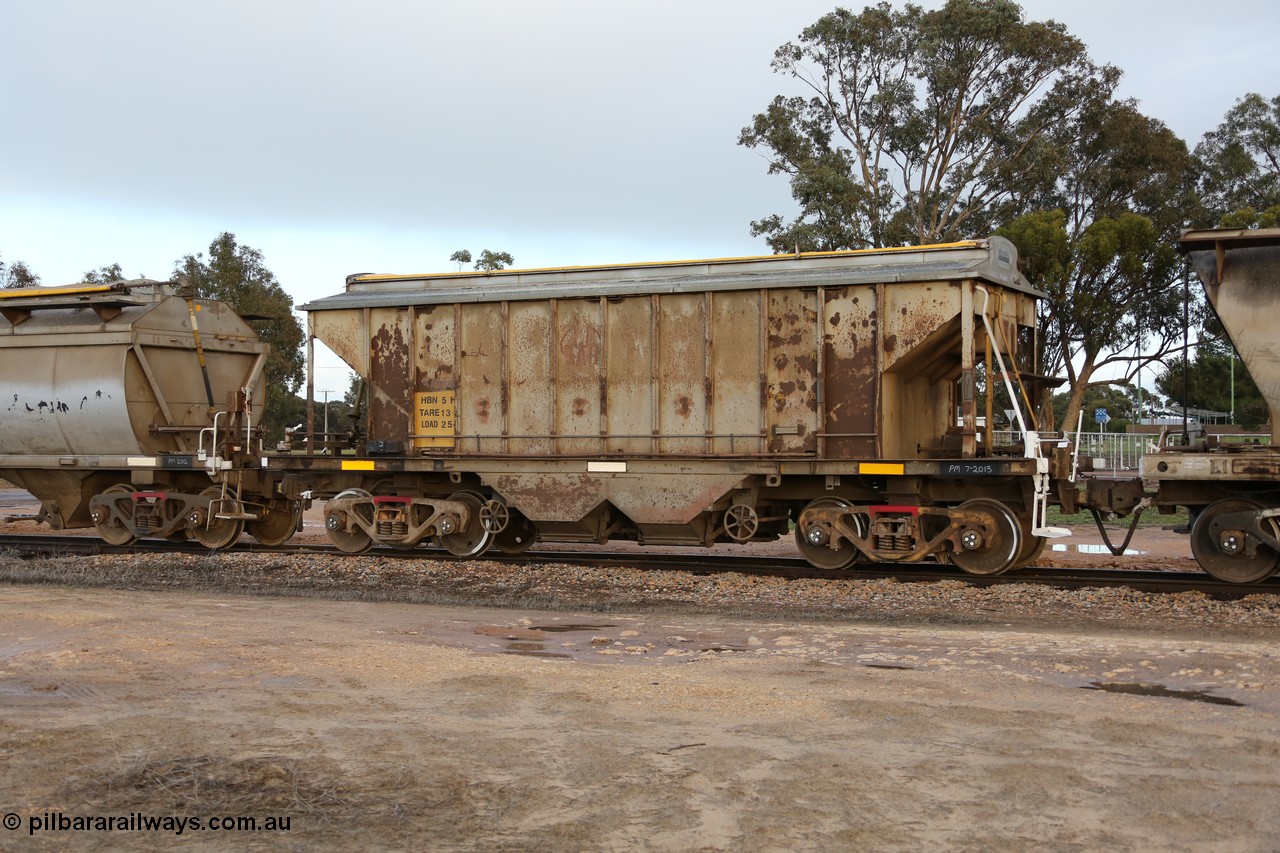 130705 0553
Lock, HBN type dual use ballast / grain hopper waggons, HBN 5. One of seventeen built by South Australian Railways Islington Workshops in 1968 with a 25 ton capacity, increased to 34 tons in 1974. HBN 1-11 fitted with removable tops and roll-top hatches in 1999-2000. 5th July 2013.
Keywords: HBN-type;HBN5;1968/17-5;SAR-Islington-WS;