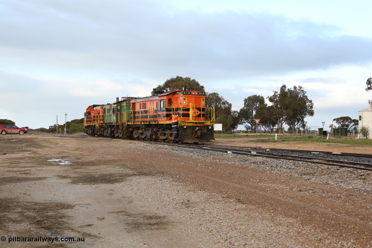 130705 0589
Lock, having stowed the loaded portion on the mainline, the three locos 859, 846 and 1203 shunt back on to the empty portion on goods siding #1. 
Keywords: 830-class;859;AE-Goodwin;ALCo;DL531;84137;
