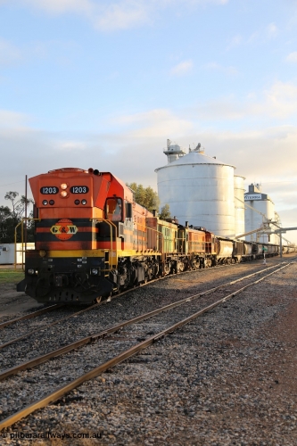 130705 0517
Lock, grain train loading in progress with the Viterra fast flow auger in the distance, the train with 1203, 846 and 859 is about to split and shunt half the consist onto the mainline. 5th of July 2013.
Keywords: 1200-class;1203;Clyde-Engineering-Granville-NSW;EMD;G12C;65-427;A-class;A1513;