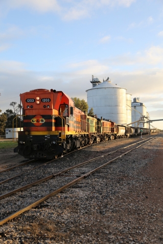 130705 0518
Lock, grain train loading in progress with the Viterra fast flow auger in the distance, the train with 1203, 846 and 859 is about to split and shunt half the consist onto the mainline. 5th of July 2013.
Keywords: 1200-class;1203;Clyde-Engineering-Granville-NSW;EMD;G12C;65-427;A-class;A1513;