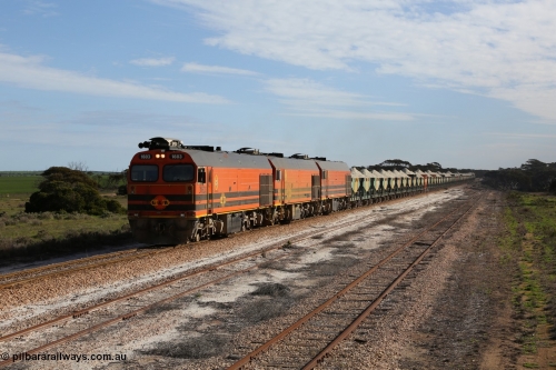 130708 0792
Charra, [url=https://goo.gl/maps/GuXC0]crossing loop, 466.2 km[/url].
