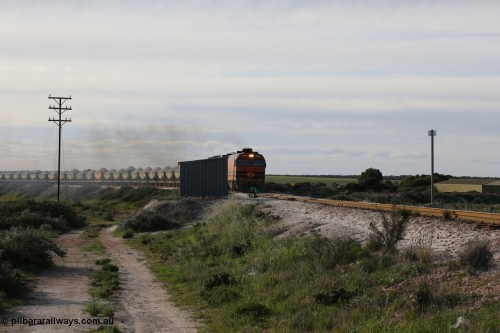 130708 0842
Penong Junction, [url=https://goo.gl/maps/45FyW]429.7 km[url].
