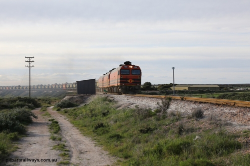 130708 0844
Penong Junction, [url=https://goo.gl/maps/45FyW]429.7 km[url].
