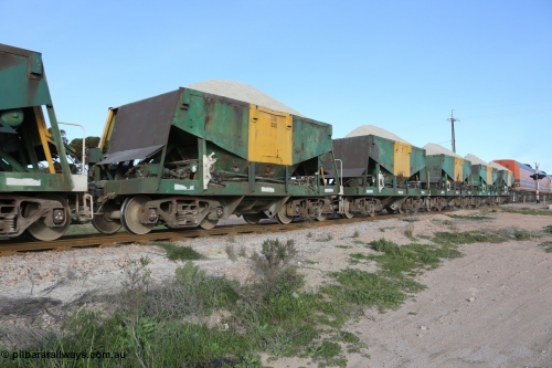 130708 0856
Penong Junction, originally an Kinki Sharyo built NH type for the NAR now coded ENH type ENH 33 Q, without hungry boards loaded with gypsum [url=https://goo.gl/maps/45FyW] located at the 429.7 km[url].
Keywords: ENH-type;ENH33;Kinki-Sharyo-Japan;NH-type;NH933;