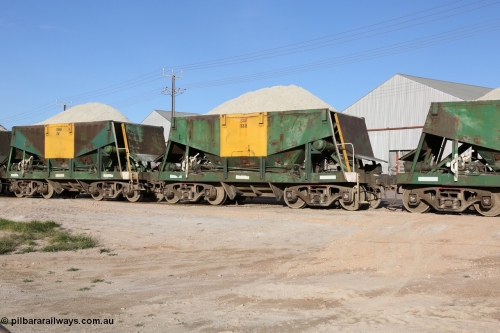 130708 0892
Thevenard originally an Kinki Sharyo built NH type for the NAR now coded ENH type ENH 33 Q, without hungry boards loaded with gypsum crossing [url=https://goo.gl/maps/dgQdX]Bergmann Drive grade crossing, 434.2 km[/url].
Keywords: ENH-type;ENH33;Kinki-Sharyo-Japan;NH-type;NH933;