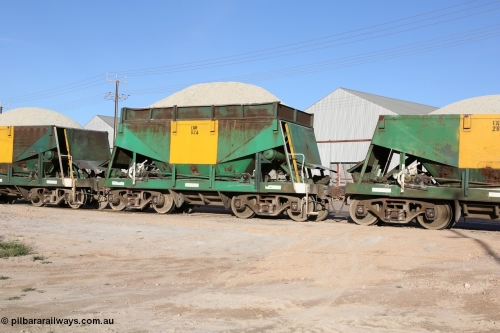 130708 0919
Thevenard originally an Kinki Sharyo built NH type for the NAR now coded ENH type ENH 52, with hungry boards still fitted, loaded with gypsum crossing [url=https://goo.gl/maps/dgQdX]Bergmann Drive grade crossing, 434.2 km[/url].
Keywords: ENH-type;ENH52;Kinki-Sharyo-Japan;NH-type;NH952;