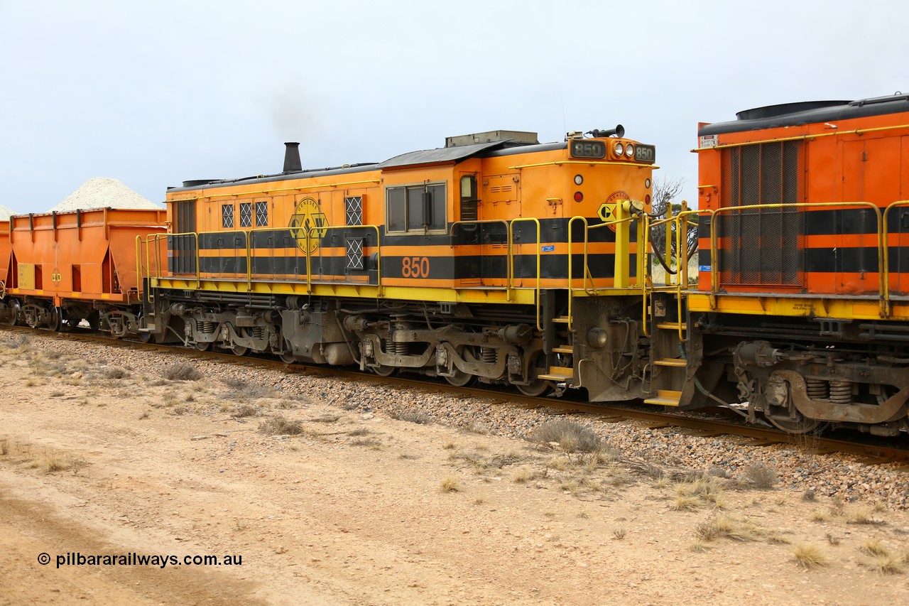 161109 1897
Moule, train 4DD4 rumbles along the mainline with forth unit Genesee & Wyoming locomotive AE Goodwin ALCo model DL531 unit 850 serial 84136, built in 1962, 850 has been based on the Eyre Peninsula system all its operating life.
Keywords: 830-class;850;AE-Goodwin;ALCo;DL531;84136;