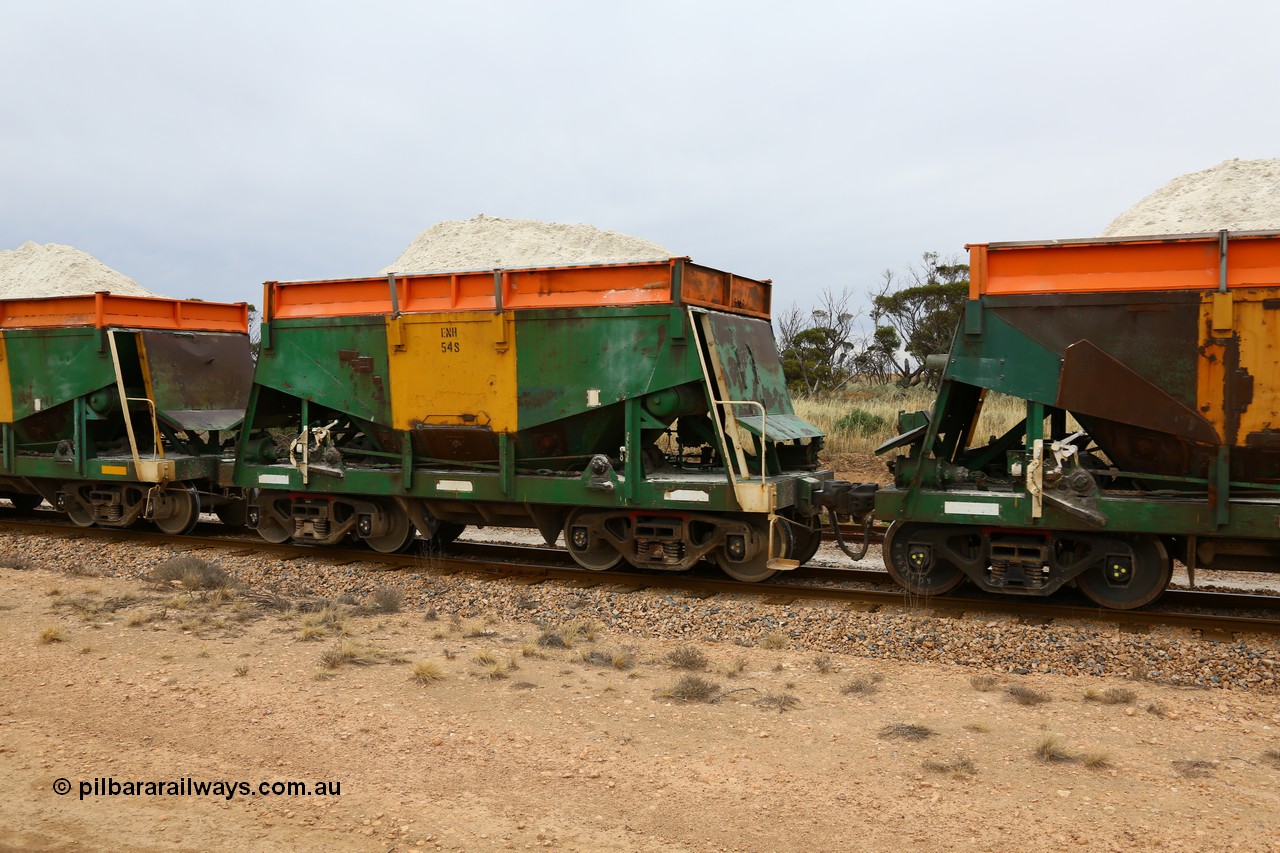 161109 1920
Moule, originally built by Kinki Sharyo as the NH type for the NAR in 1968, sent to Port Lincoln in 1978, then rebuilt and recoded ENH type in 1984, ENH 54 with hungry boards loaded with gypsum.
Keywords: ENH-type;ENH54;Kinki-Sharyo-Japan;NH-type;