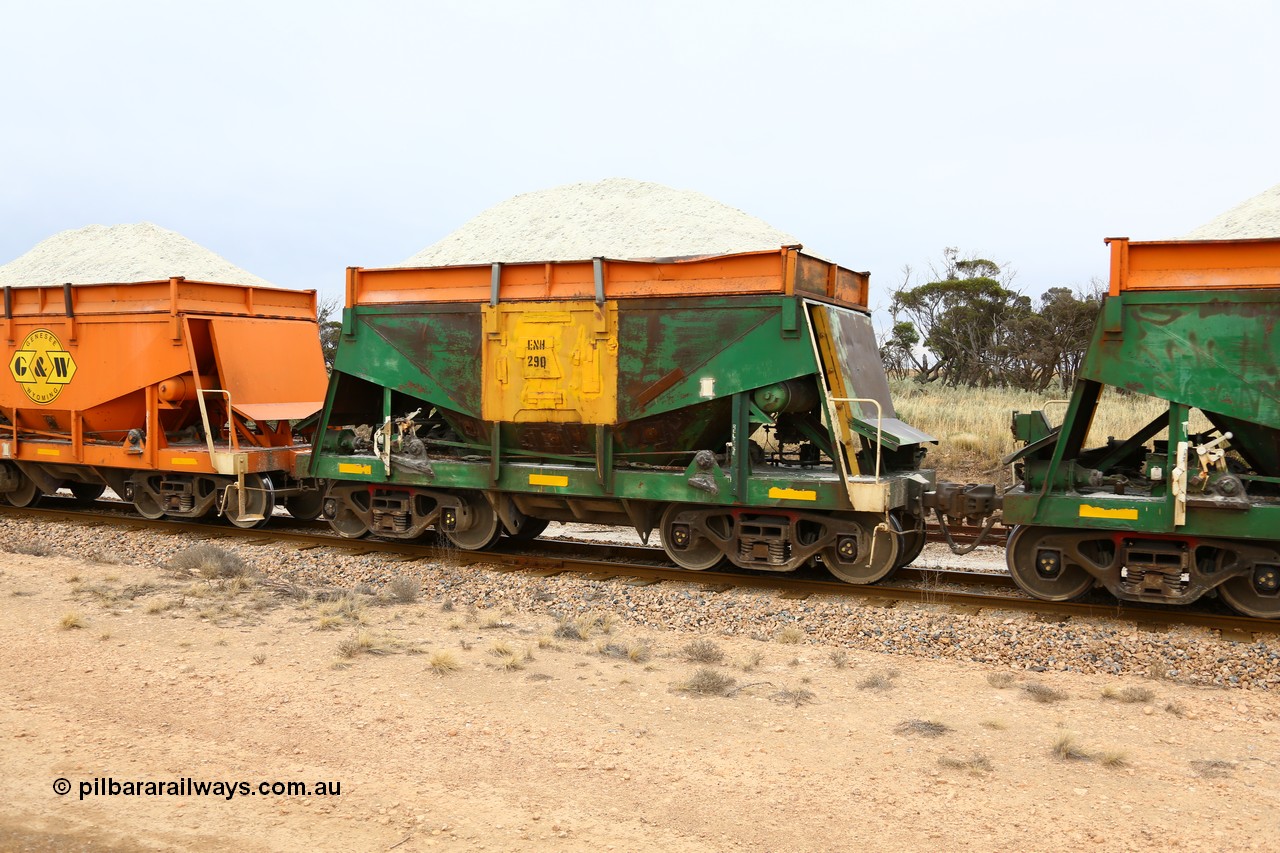161109 1926
Moule, originally built by Kinki Sharyo as the NH type for the NAR in 1968, sent to Port Lincoln in 1978, then rebuilt and recoded ENH type in 1984, ENH 29 with hungry boards loaded with gypsum.
Keywords: ENH-type;ENH29;Kinki-Sharyo-Japan;NH-type;