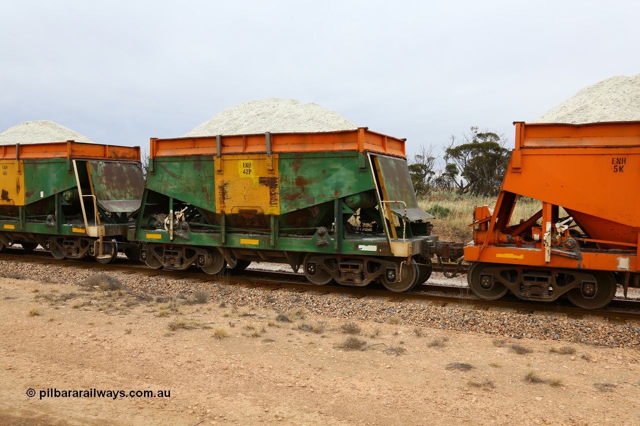 161109 1928
Moule, originally built by Kinki Sharyo as the NH type for the NAR in 1968, sent to Port Lincoln in 1978, then rebuilt and recoded ENH type in 1984, ENH 42 with hungry boards loaded with gypsum.
Keywords: ENH-type;ENH42;Kinki-Sharyo-Japan;NH-type;