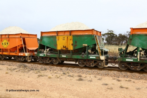161109 1922
Moule, originally built by Kinki Sharyo as the NH type for the NAR in 1968, sent to Port Lincoln in 1978, then rebuilt and recoded ENH type in 1984, ENH 20 with hungry boards loaded with gypsum.
Keywords: ENH-type;ENH20;Kinki-Sharyo-Japan;NH-type;NH920;