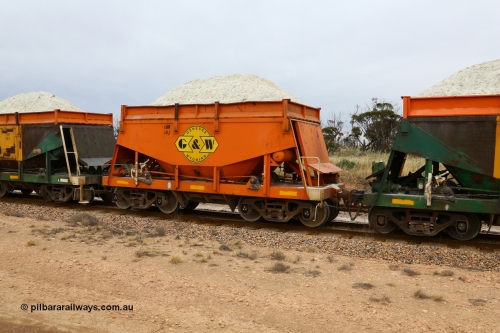 161109 1931
Moule, originally built by Kinki Sharyo as the NH type for the NAR in 1968, sent to Port Lincoln in 1978, then rebuilt and recoded ENH type in 1984, ENH 14, refurbished and wearing current owner Genesee & Wyoming orange and decal with matching hungry boards loaded with gypsum.
Keywords: ENH-type;ENH14;Kinki-Sharyo-Japan;NH-type;NH914;