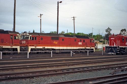 100-06
Albury yard, NSWSRA standard gauge 81 class 8148 Clyde Engineering EMD model JT26C-2SS serial 84-1067, candy livery.
Keywords: 81-class;8148;Clyde-Engineering-Kelso-NSW;EMD;JT26C-2SS;84-1067;