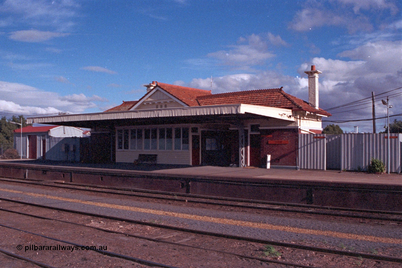 101-19
Donald station building and platform overview.
