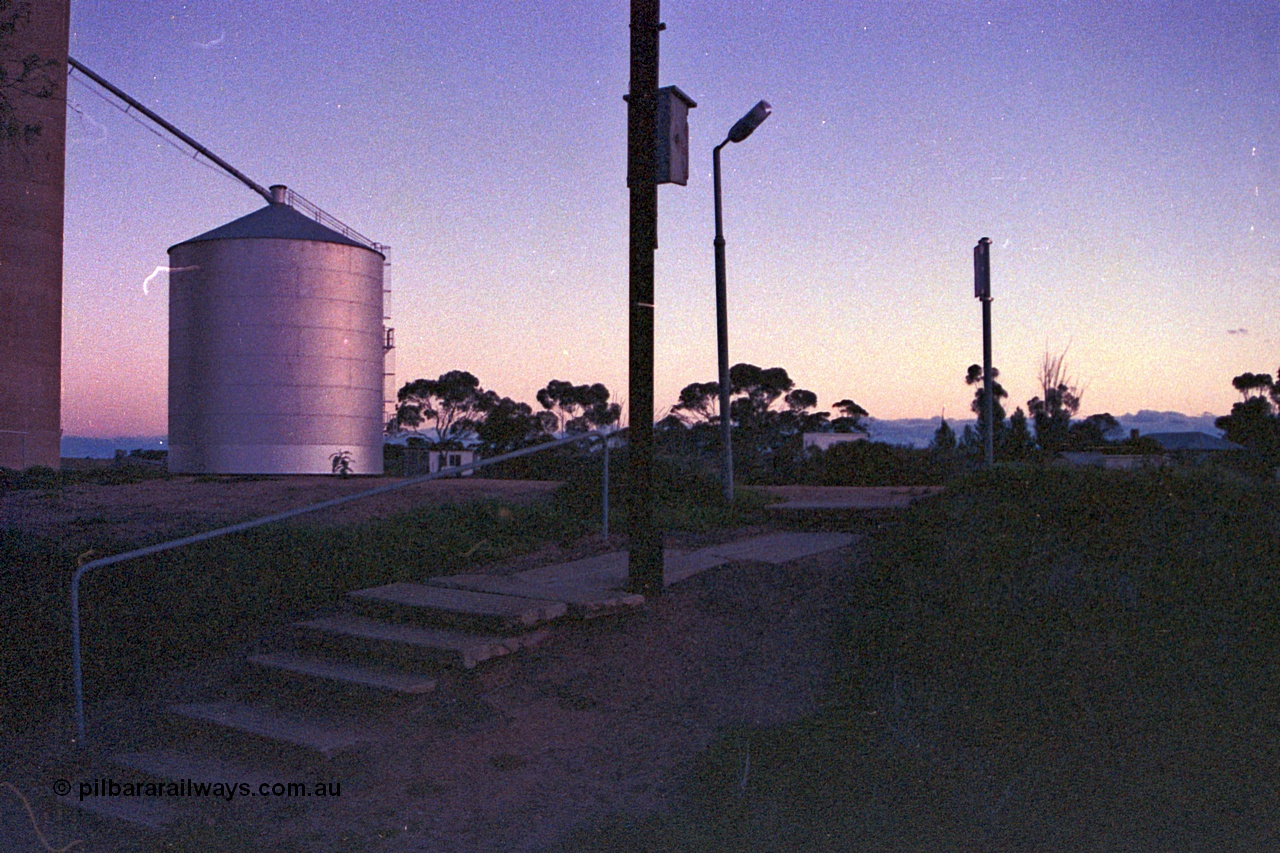 102-15
Speed station platform access, annex silo for Geelong style complex.
