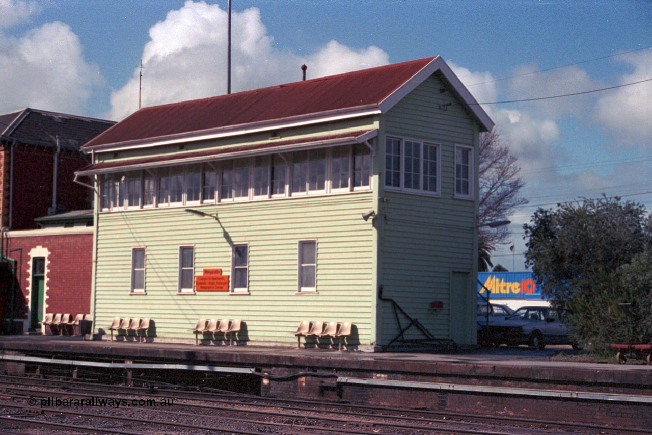 102-25
Wangaratta signal box, houses a 74 lever frame and dates from the late 1880s and was an electric staff location, note the auto exchanger gauges against the south wall of the building.
