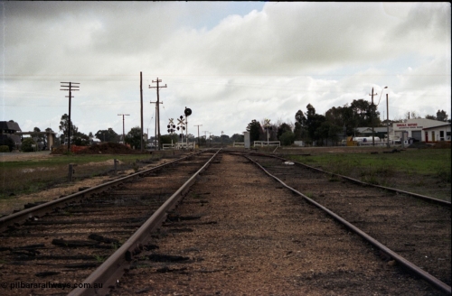 107-15
Tongala station yard overview looking north, departure searchlight signal.
