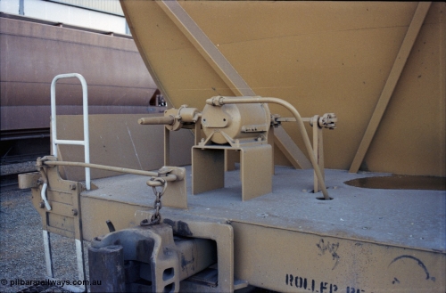 107-26
Echuca yard view, Sidings A, broad gauge V/Line Grain VHHF type bogie grain waggon VHHF 876, non hand brake end detail view.
Keywords: VHHF-type;VHHF876;V/Line-Ballarat-Nth-WS;