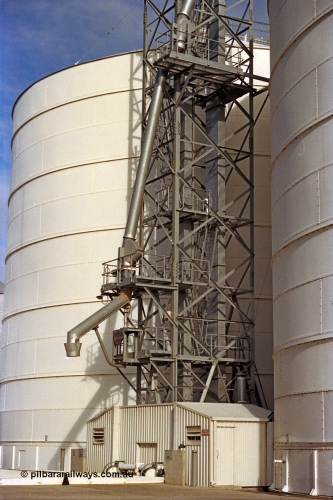108-09
Murchison East silo complex, detail photos Ascom Jumbo silo road outflow spout.
