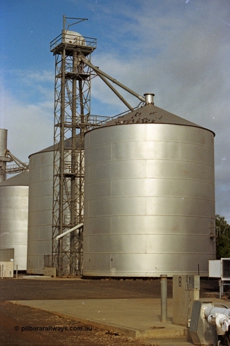 108-11
Murchison East silo complex, detail photos of early Ascom style silo, elevator tower.
