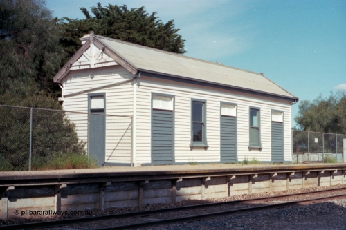 114-19
Goorambat station platform building.
