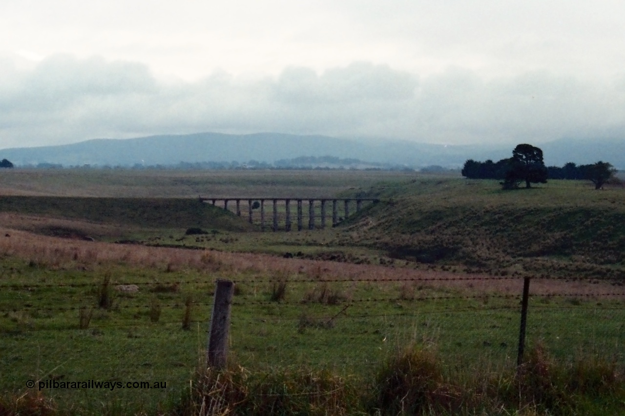 115-10
Rail bridge on the Lancefield line near Clarkefield - Bolinda.
