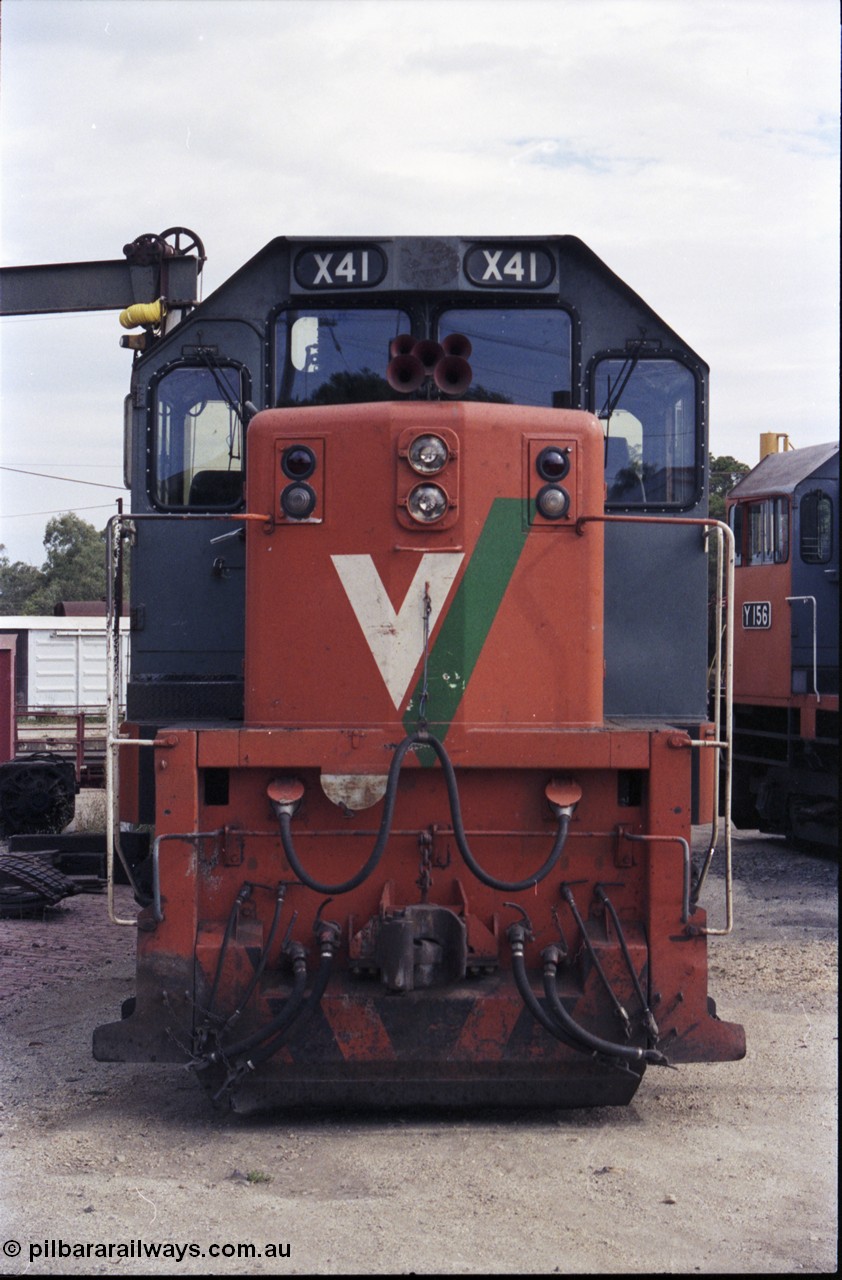 120-15
Seymour loco depot, V/Line broad gauge loco X class X 41 Clyde Engineering EMD model G26C serial 70-704, cab front view.
Keywords: X-class;X41;70-704;Clyde-Engineering-Granville-NSW;EMD;G26C;