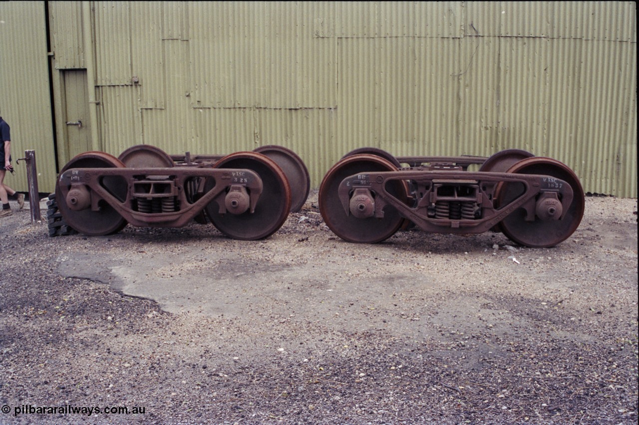 120-22
Benalla loco depot, examples of Victorian XSC bogies.
Keywords: XSC-bogie;