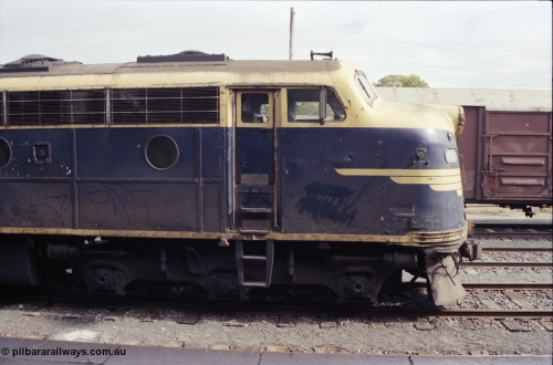 120-02
Seymour station platform, V/Line broad gauge Bulldog B class B 75 Clyde Engineering EMD model ML2 serial ML2-16 still in original Victorian Railways VR livery, right hand cab side shot, No.2 end.
Keywords: B-class;B75;Clyde-Engineering-Granville-NSW;EMD;ML2;ML2-16;bulldog;