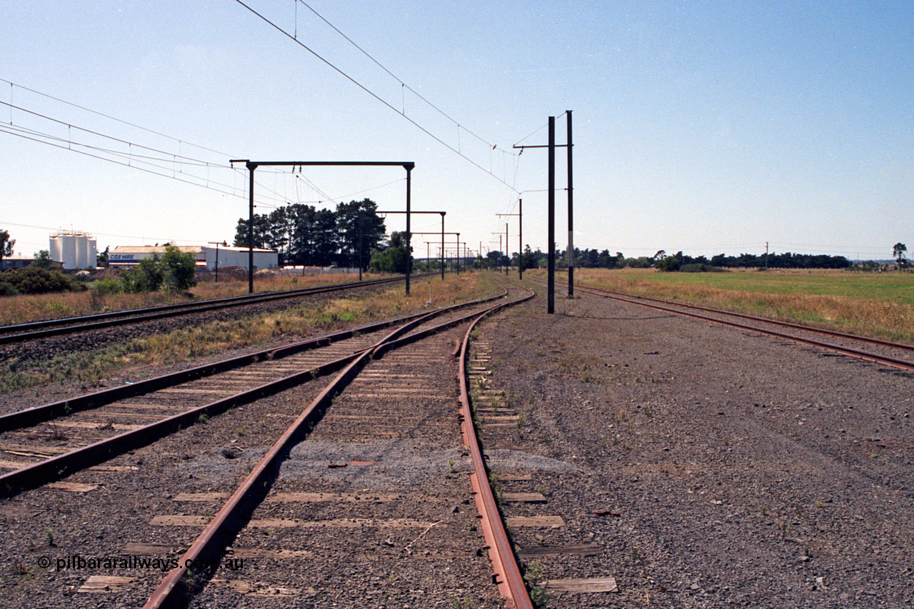 122-04
Morwell Shire Sidings, track view, looking towards Traralgon.
