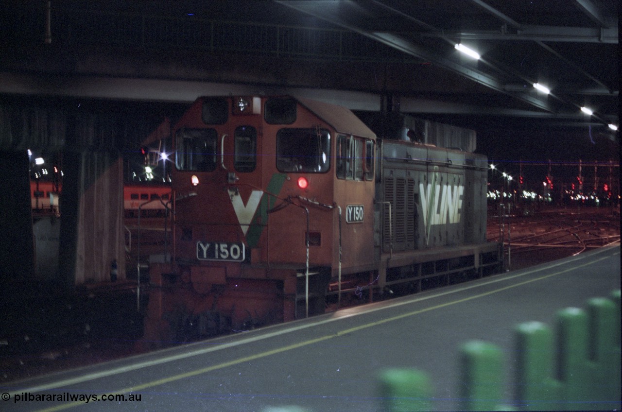 123-2-34
Spencer Street Station, V/Line Y class Y 150 Clyde Engineering EMD model G6B serial 65-416, shunt loco, night shot.
Keywords: Y-class;Y150;Clyde-Engineering-Granville-NSW;EMD;G6B;65-416;