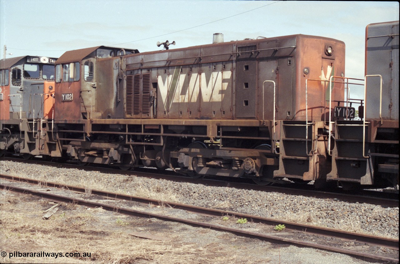 126-29
Wallan Loop, standard gauge rescue locos on the loop, V/Line Y class Y 102 Clyde Engineering EMD G6B serial 63-292, waiting to return to Melbourne.
Keywords: Y-class;Y102;Clyde-Engineering-Granville-NSW;EMD;G6B;63-292;