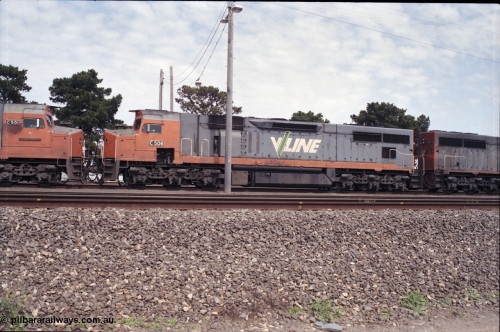 126-13
Tottenham broad gauge train 9169 down goods to Adelaide via Cressy, brake testing at Tottenham , V/Line C class C 506 Clyde Engineering EMD model GT26C serial 76-829, side view.
Keywords: C-class;C506;Clyde-Engineering-Rosewater-SA;EMD;GT26C;76-829;