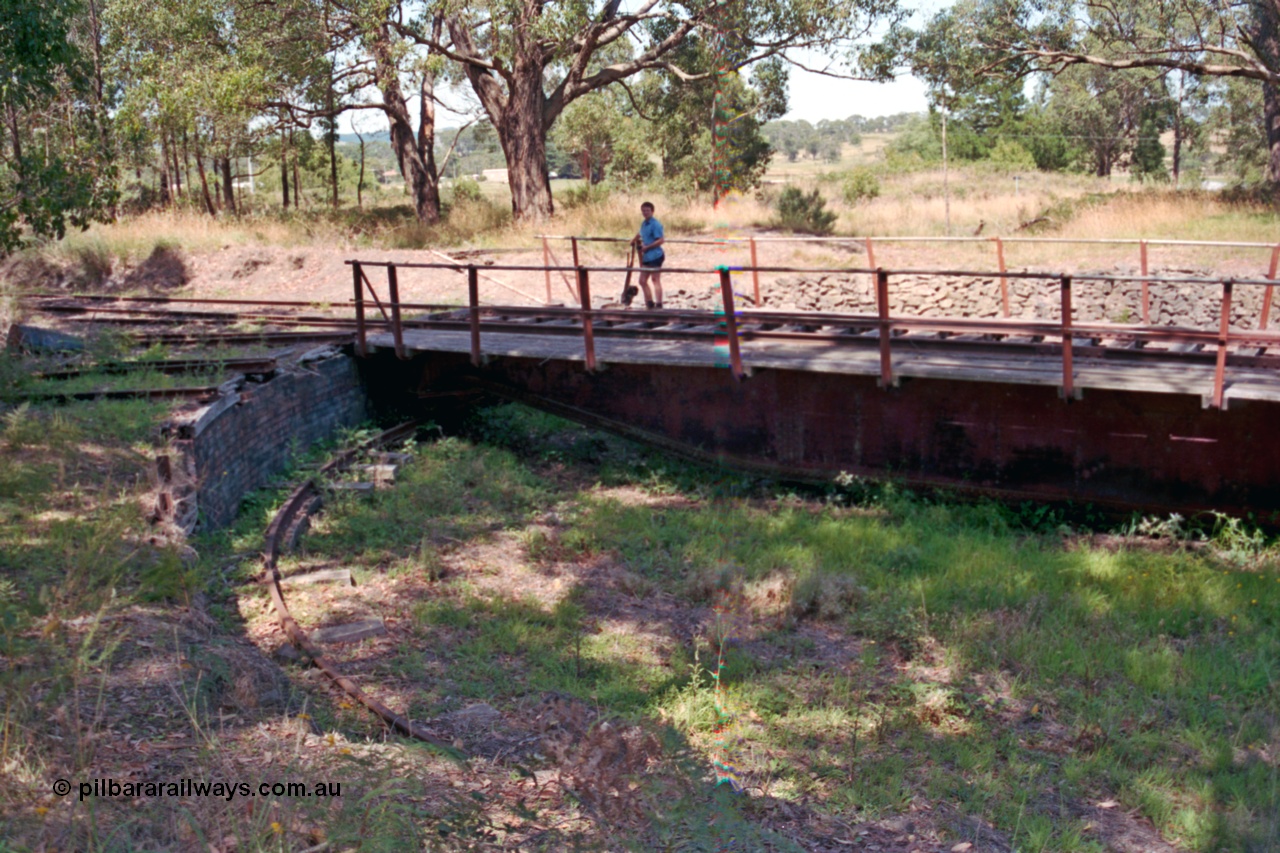 129-2-12
Nyora, 70' turntable deck and pit, radial roads, former loco depot.
