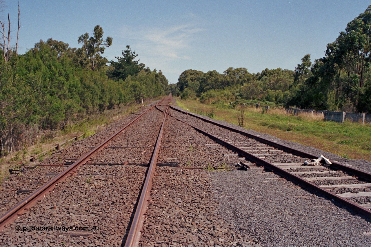 129-2-37
Buffalo track view, west end looking towards Melbourne, derail.

