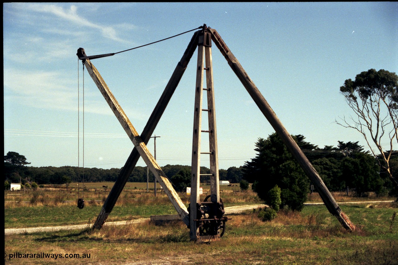 129-3-01
Foster timber yard derrick crane.
