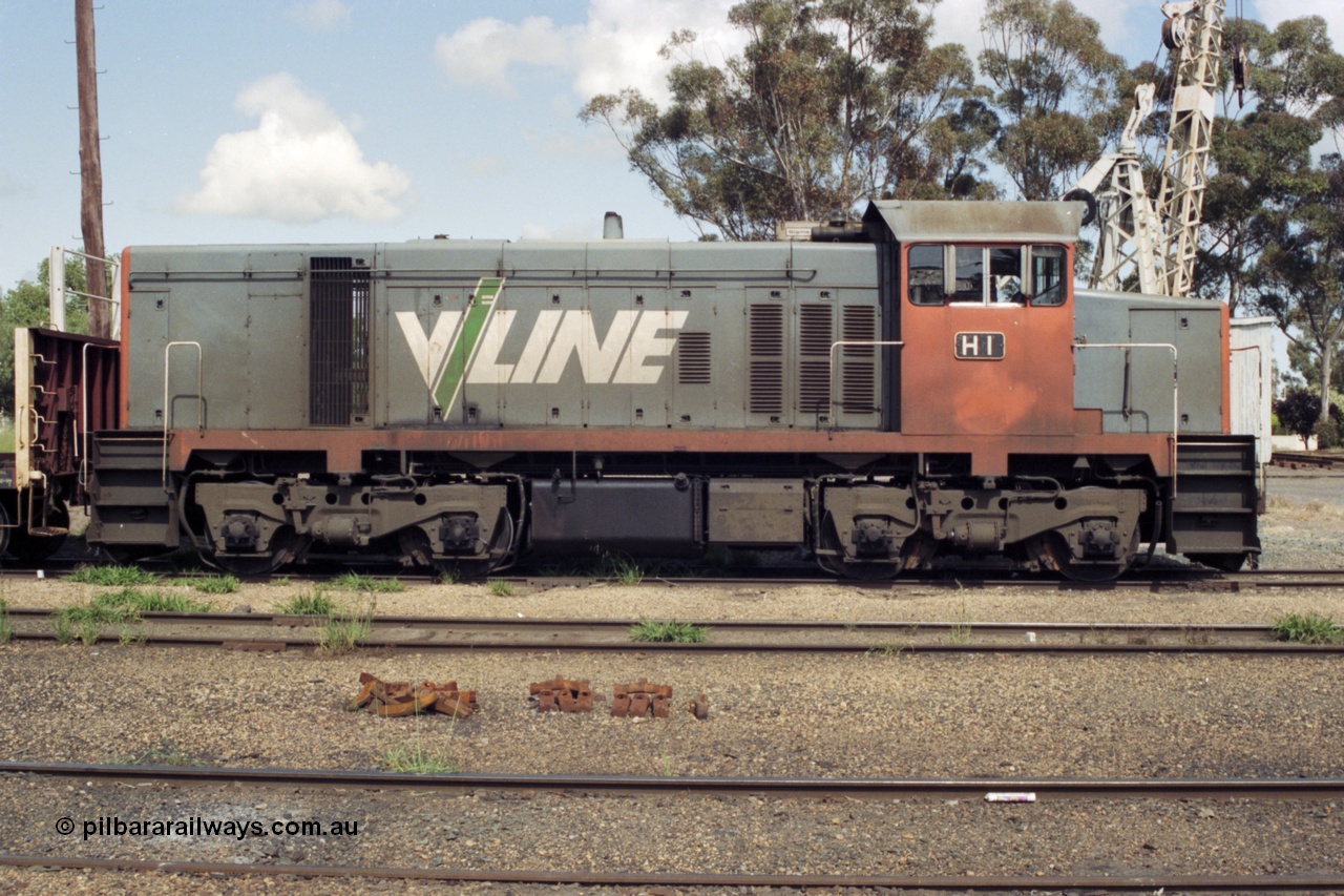 131-1-04
Echuca yard, broad gauge V/Line H class leader H 1 Clyde Engineering EMD model G18B serial 68-629.
Keywords: H-class;H1;Clyde-Engineering-Granville-NSW;EMD;G18B;68-629;